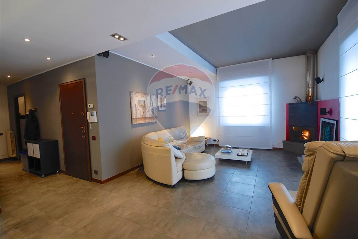 APPARTAMENTO IN VILLA