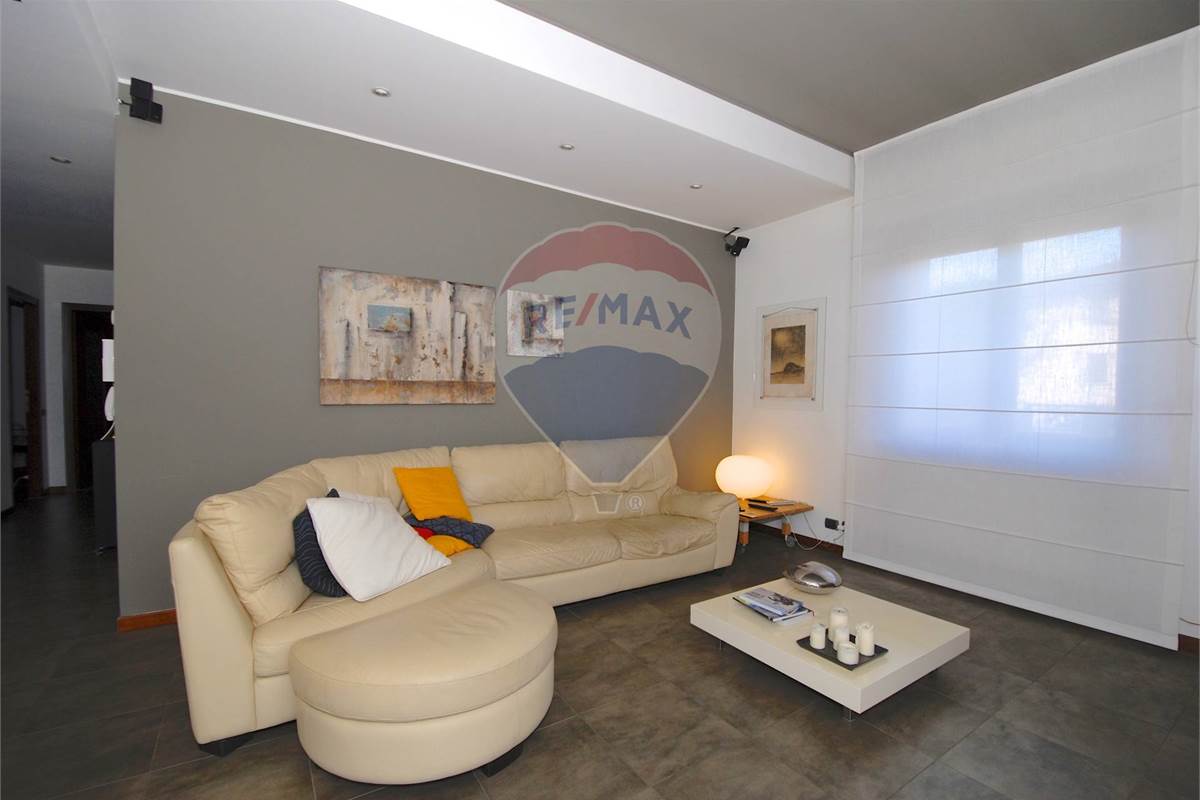 APPARTAMENTO IN VILLA