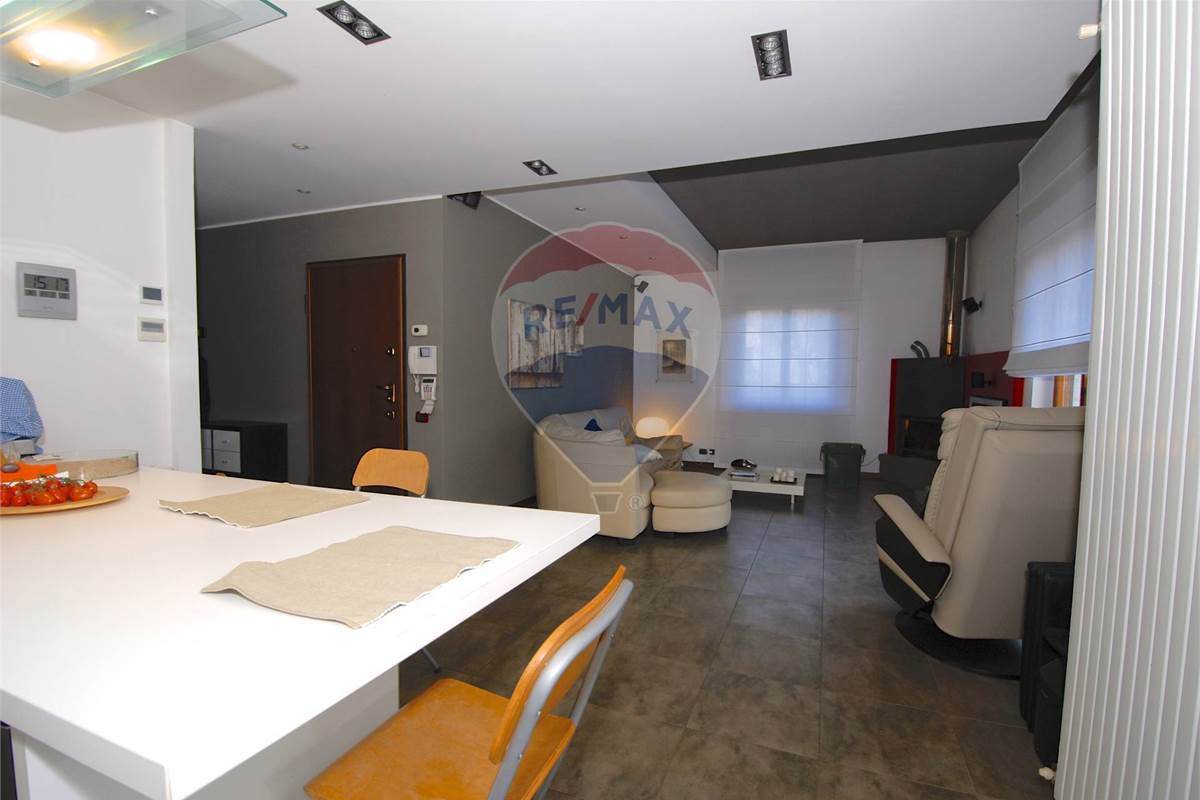 APPARTAMENTO IN VILLA
