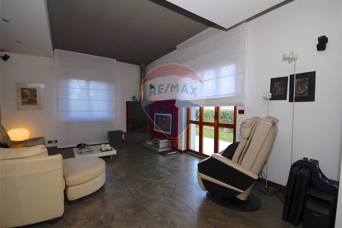 APPARTAMENTO IN VILLA