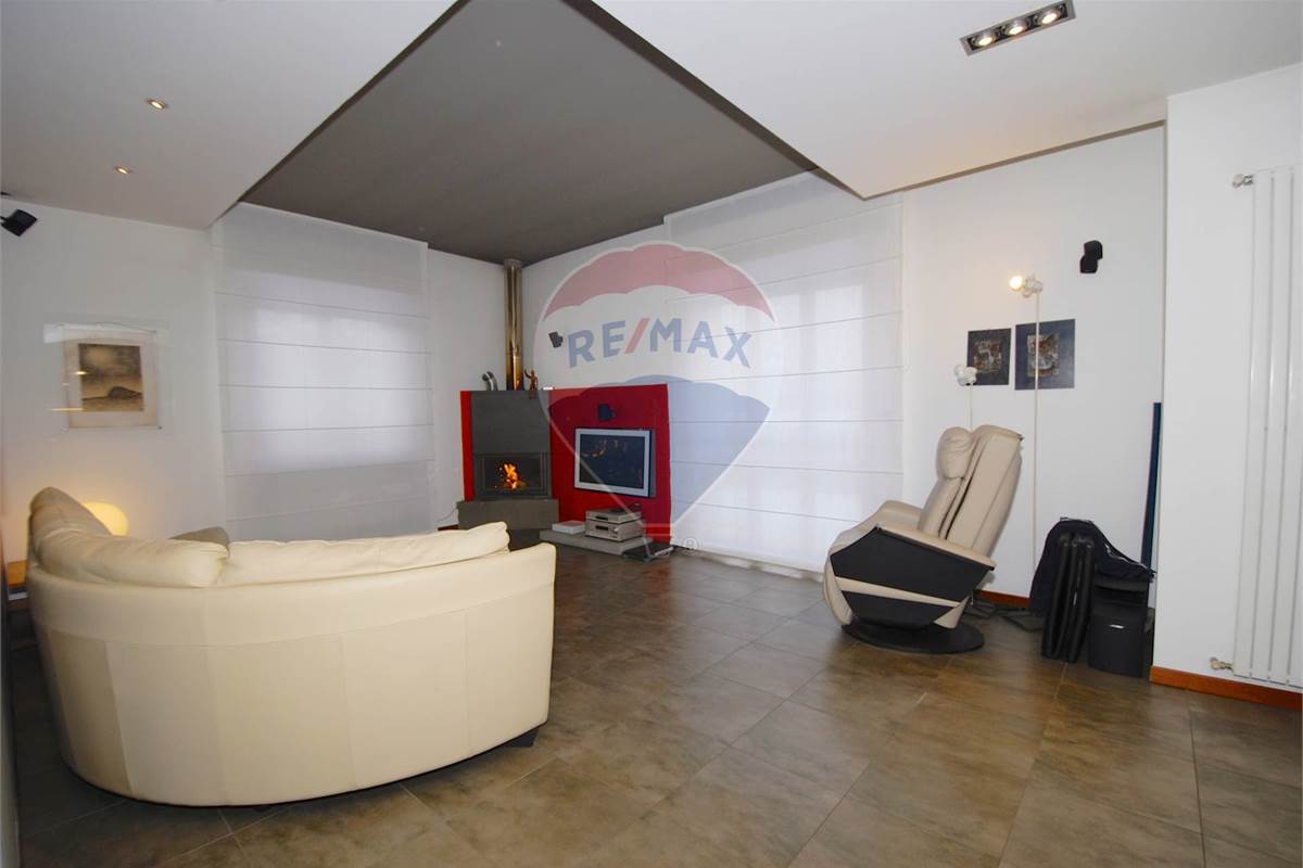 APPARTAMENTO IN VILLA