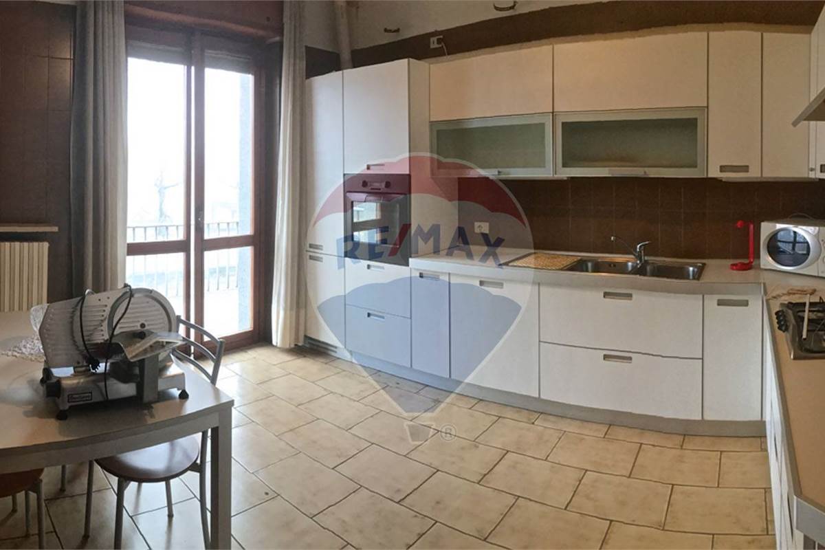 VILLA BIFAMILIARE