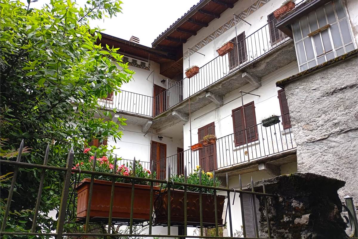 CASA SEMINDIPENDENTE