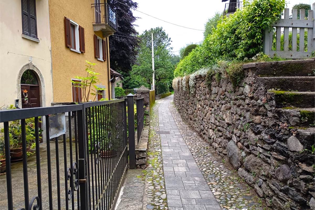 CASA SEMINDIPENDENTE