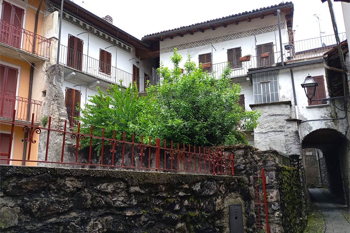 CASA SEMINDIPENDENTE