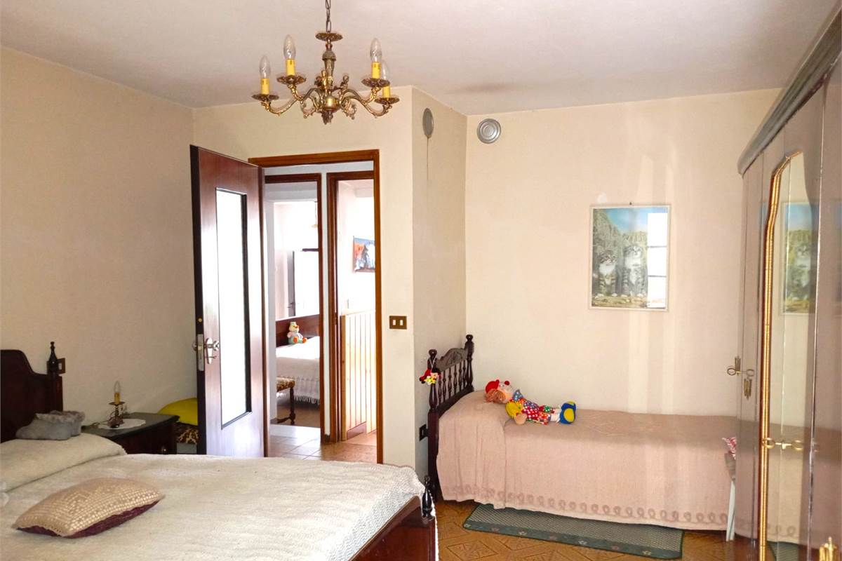 CASA SEMINDIPENDENTE