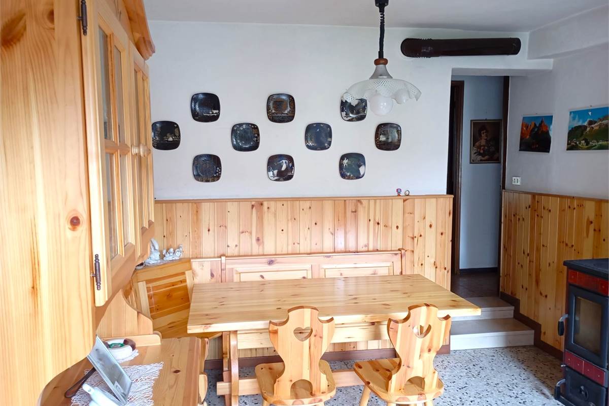 CASA SEMINDIPENDENTE