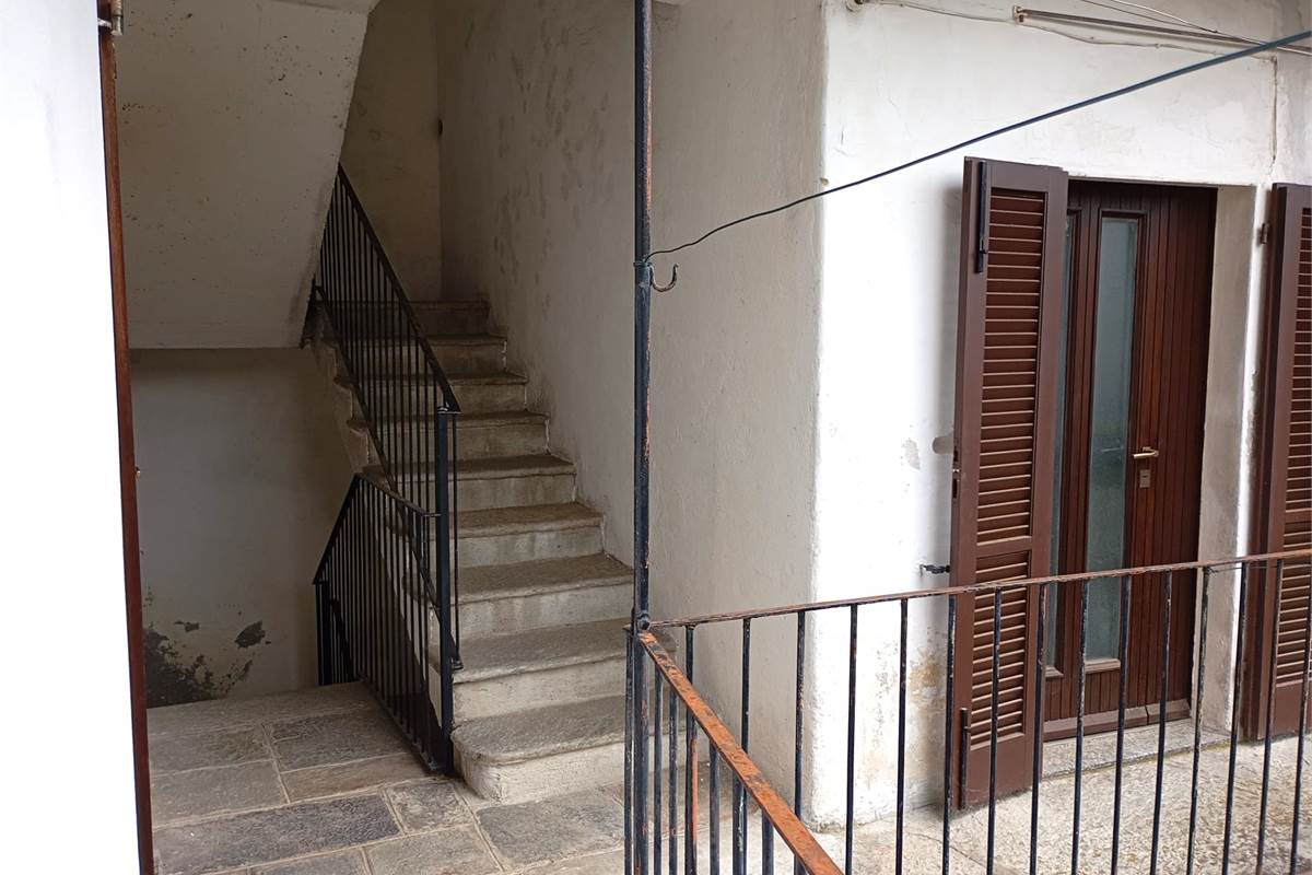 CASA SEMINDIPENDENTE