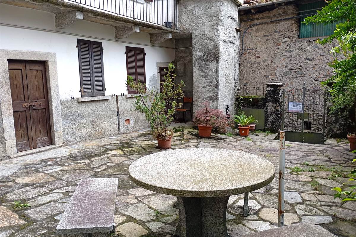 CASA SEMINDIPENDENTE