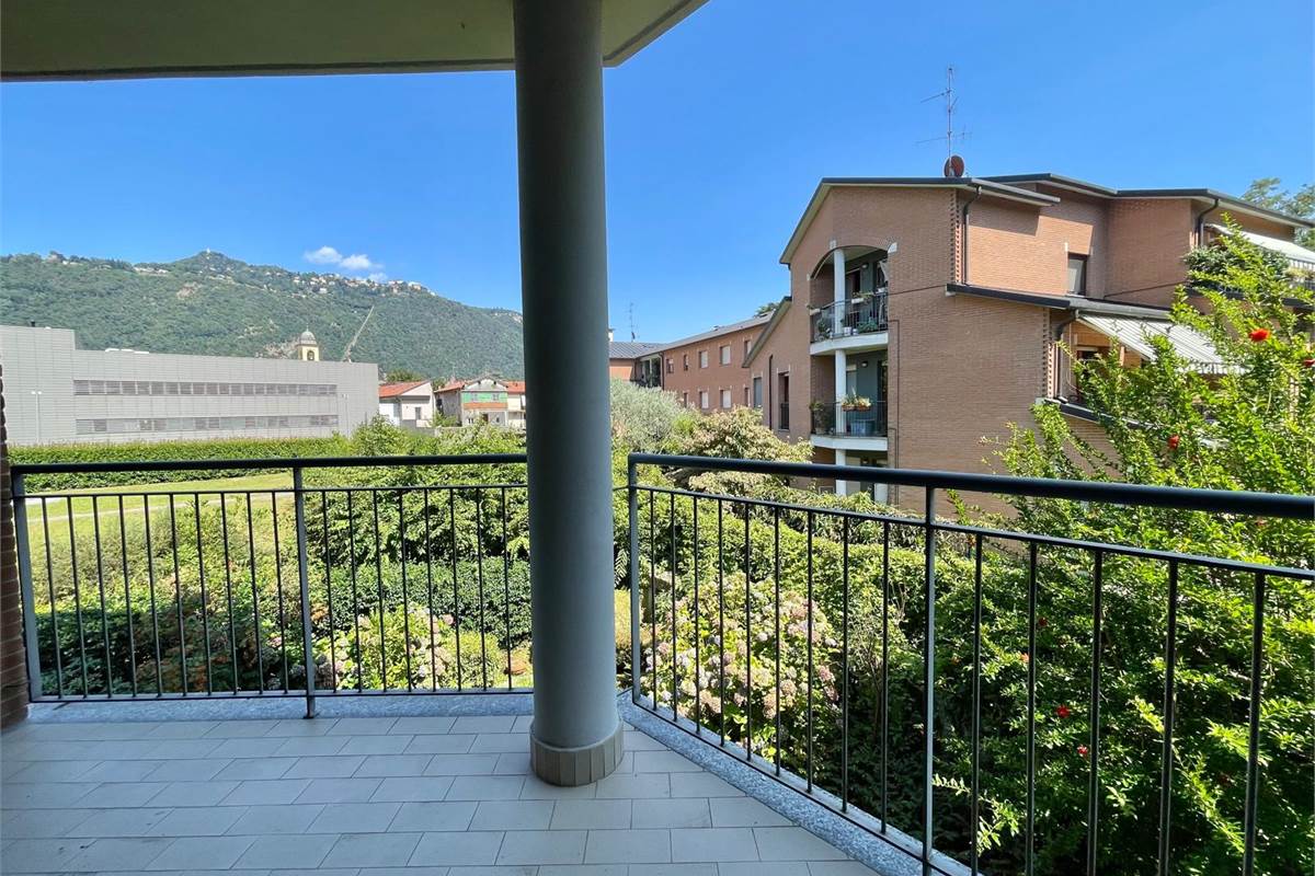Appartamento In Vendita a Como