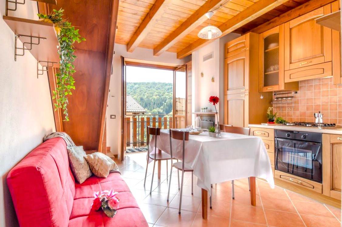BILOCALE CON TERRAZZO 