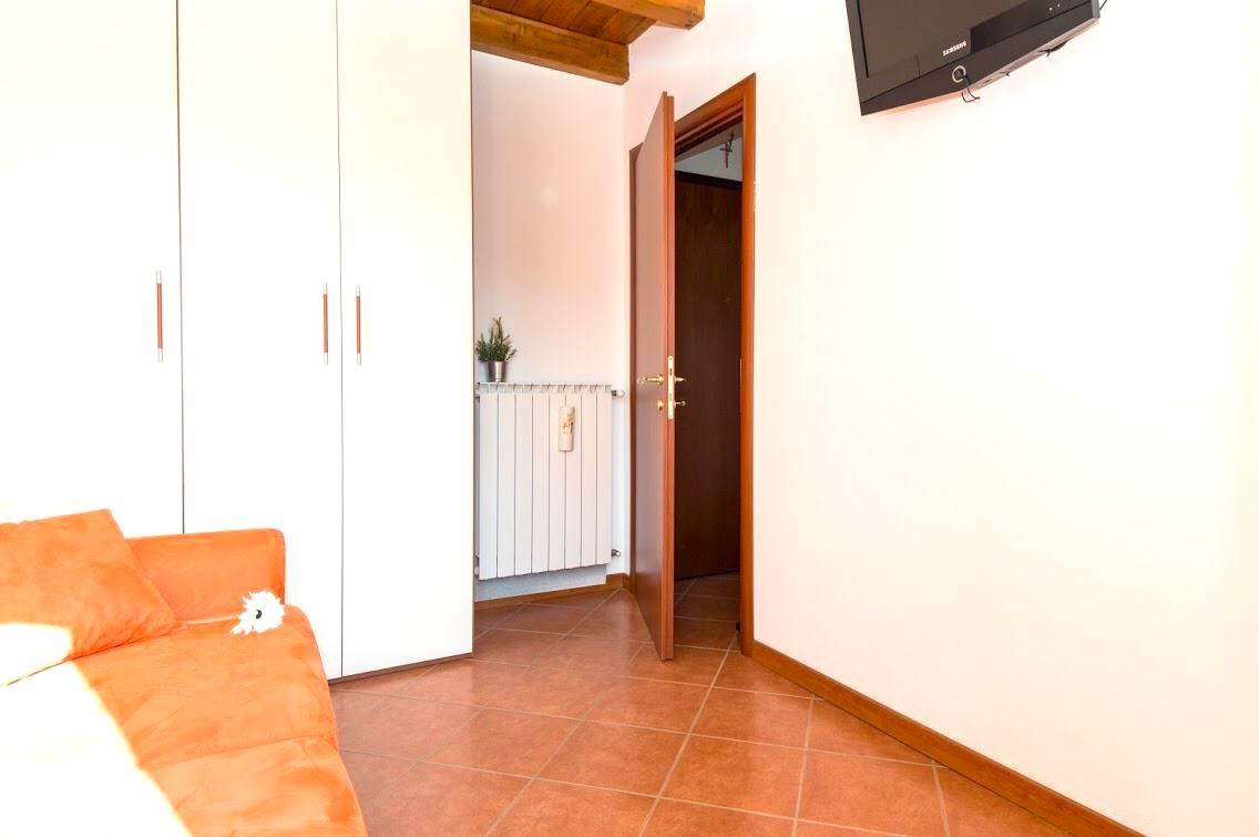 BILOCALE CON TERRAZZO 