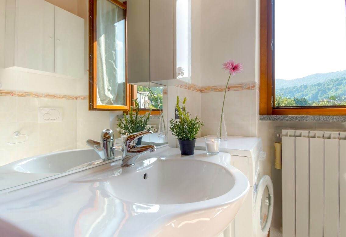 BILOCALE CON TERRAZZO 