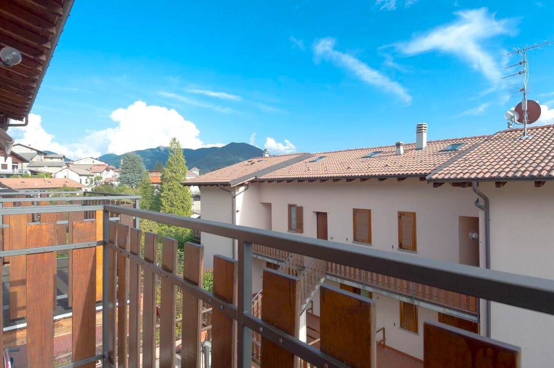 BILOCALE CON TERRAZZO 