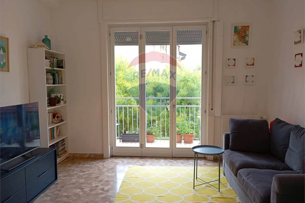 TRE LOCALI IN CITTA' MURATA
