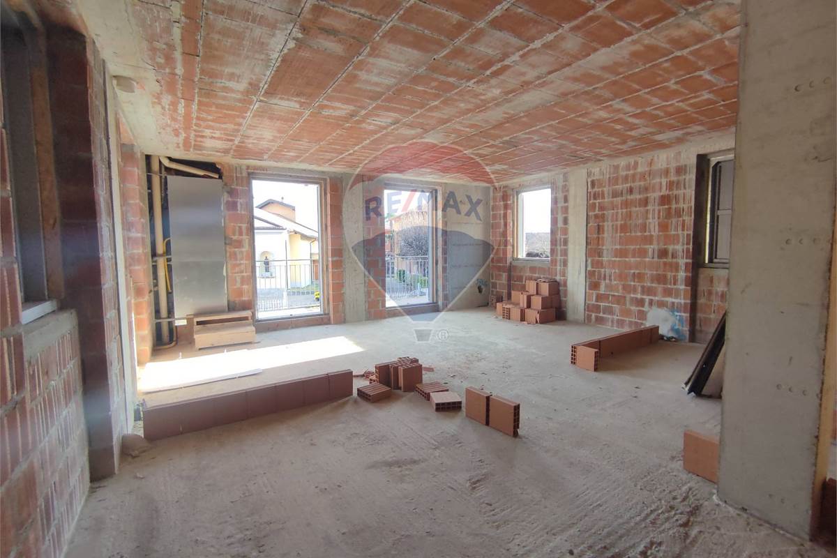 SIGNORILE PALAZZINA DA ULTIMARE 