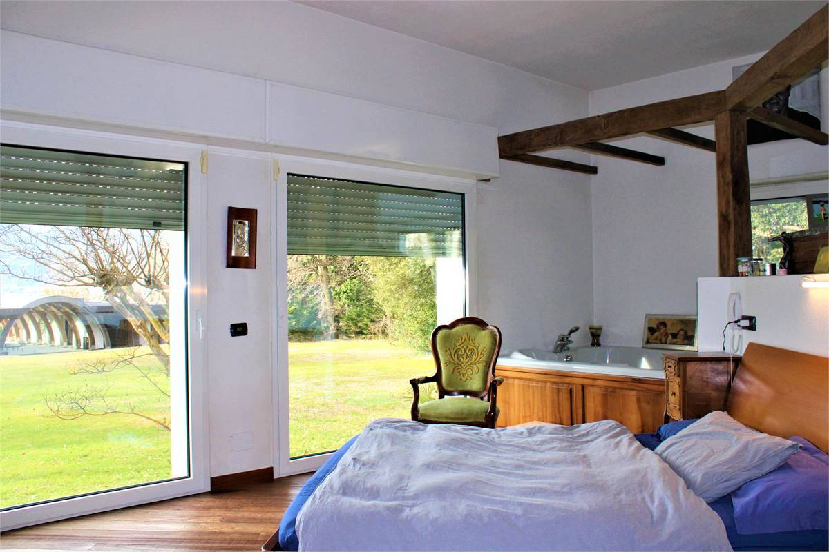 Villa moderna con stupenda vista lago