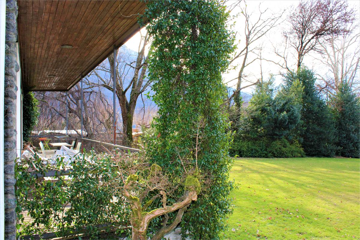 Villa moderna con stupenda vista lago