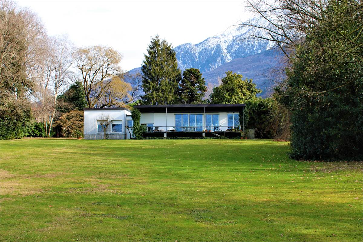 Villa moderna con stupenda vista lago