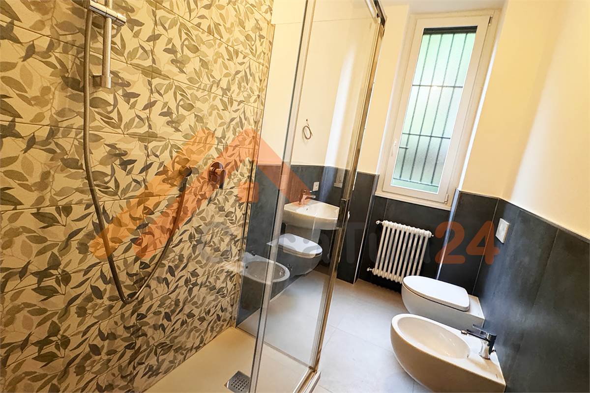 QUADRILOCALE IN AFFITTO CON BOX E CANTINA 