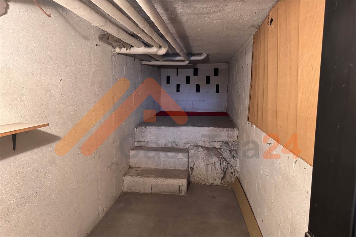 QUADRILOCALE IN AFFITTO CON BOX E CANTINA 