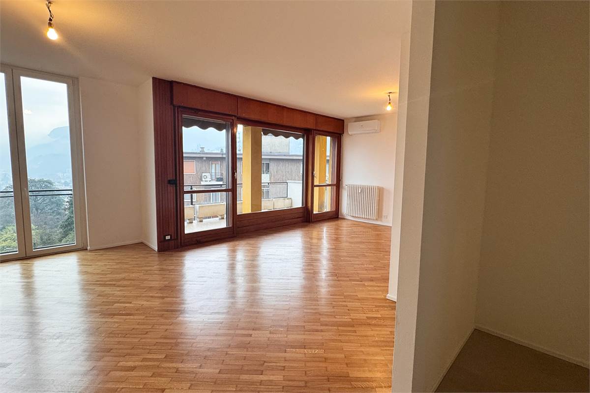 QUADRILOCALE IN AFFITTO CON BOX E CANTINA 