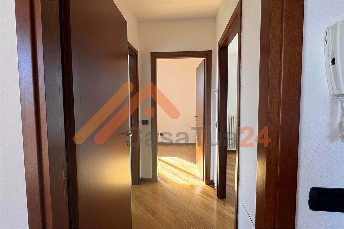 Trilocale in Vendita a Cantù (CO) box doppio e cantina