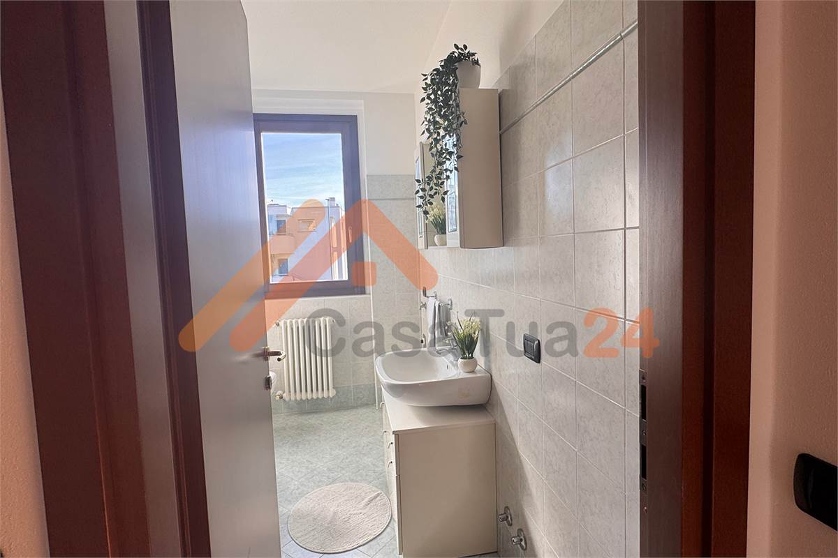 Trilocale in Vendita a Cantù (CO) box doppio e cantina