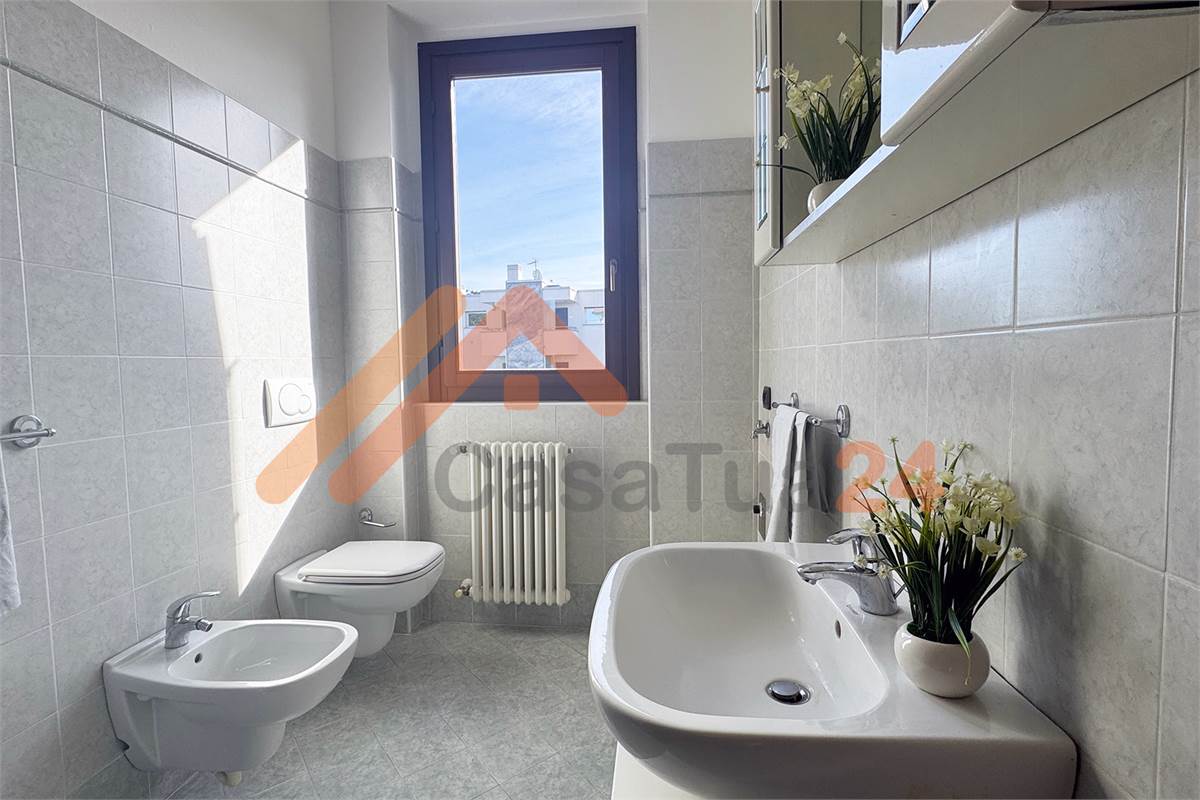 Trilocale in Vendita a Cantù (CO) box doppio e cantina