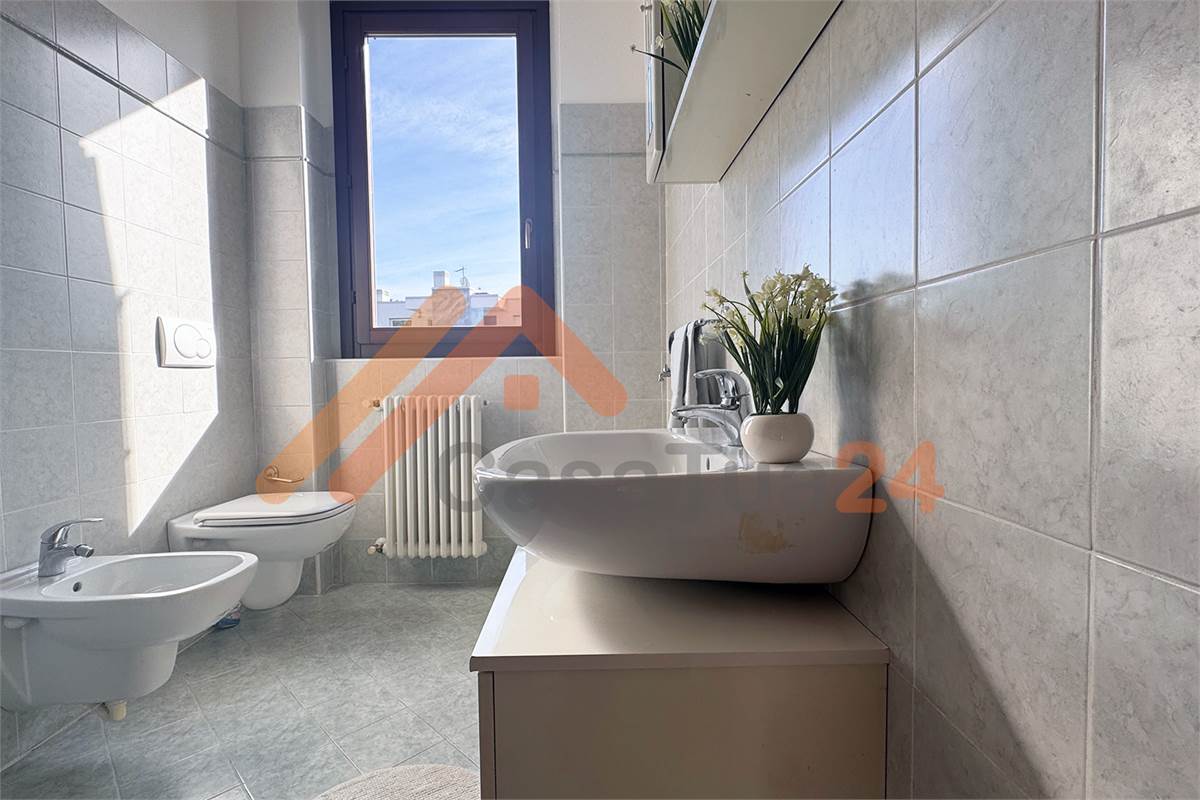 Trilocale in Vendita a Cantù (CO) box doppio e cantina