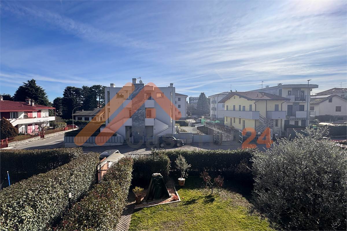 Trilocale in Vendita a Cantù (CO) box doppio e cantina