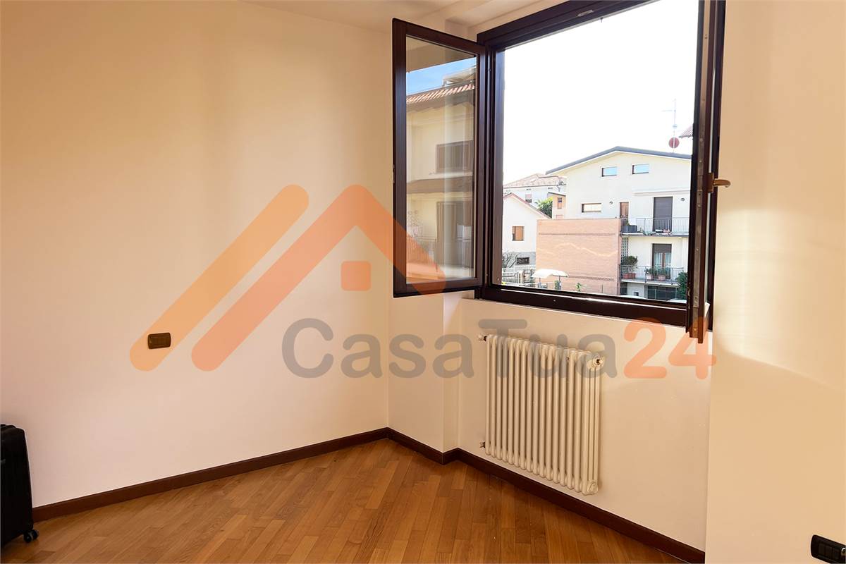 Trilocale in Vendita a Cantù (CO) box doppio e cantina