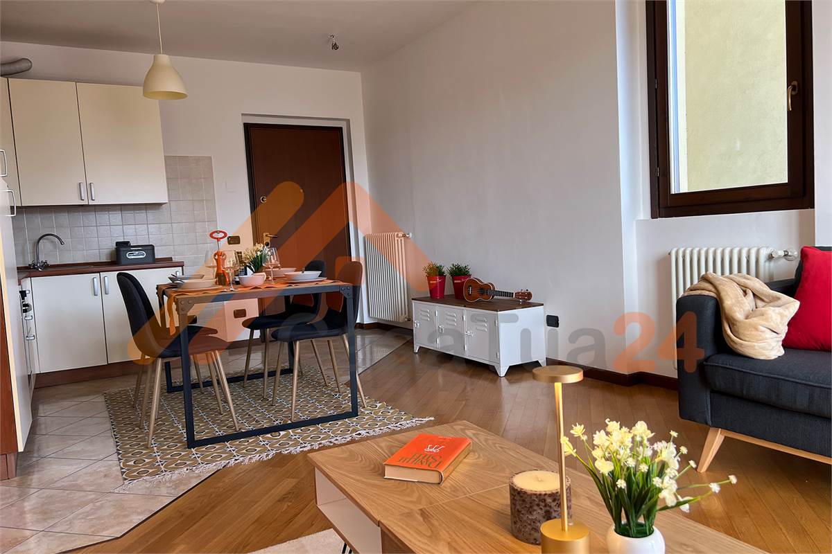 Trilocale in Vendita a Cantù (CO) box doppio e cantina