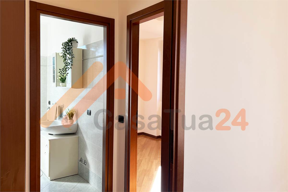 Trilocale in Vendita a Cantù (CO) box doppio e cantina