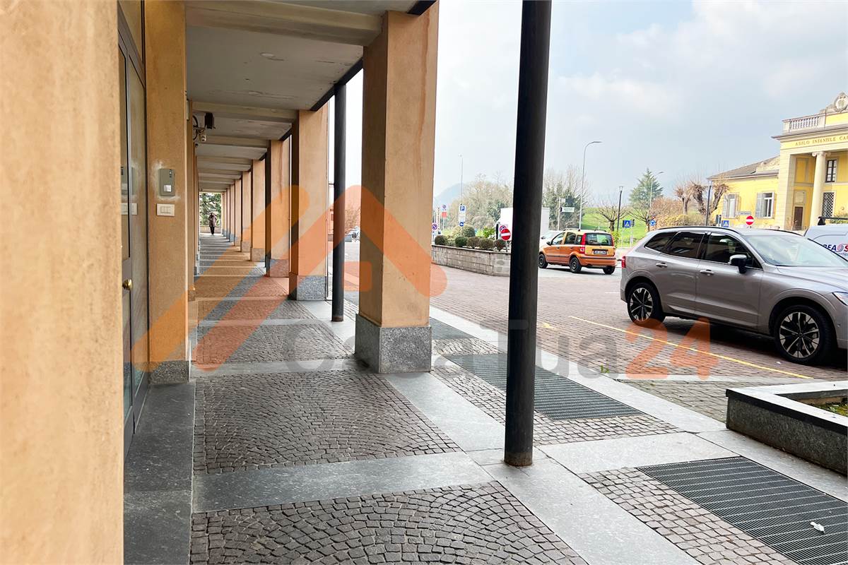 Luminoso bilocale con terrazzino e posto auto coperto