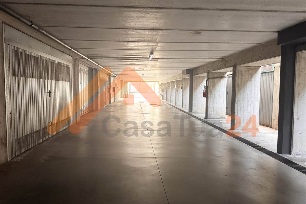 Luminoso bilocale con terrazzino e posto auto coperto