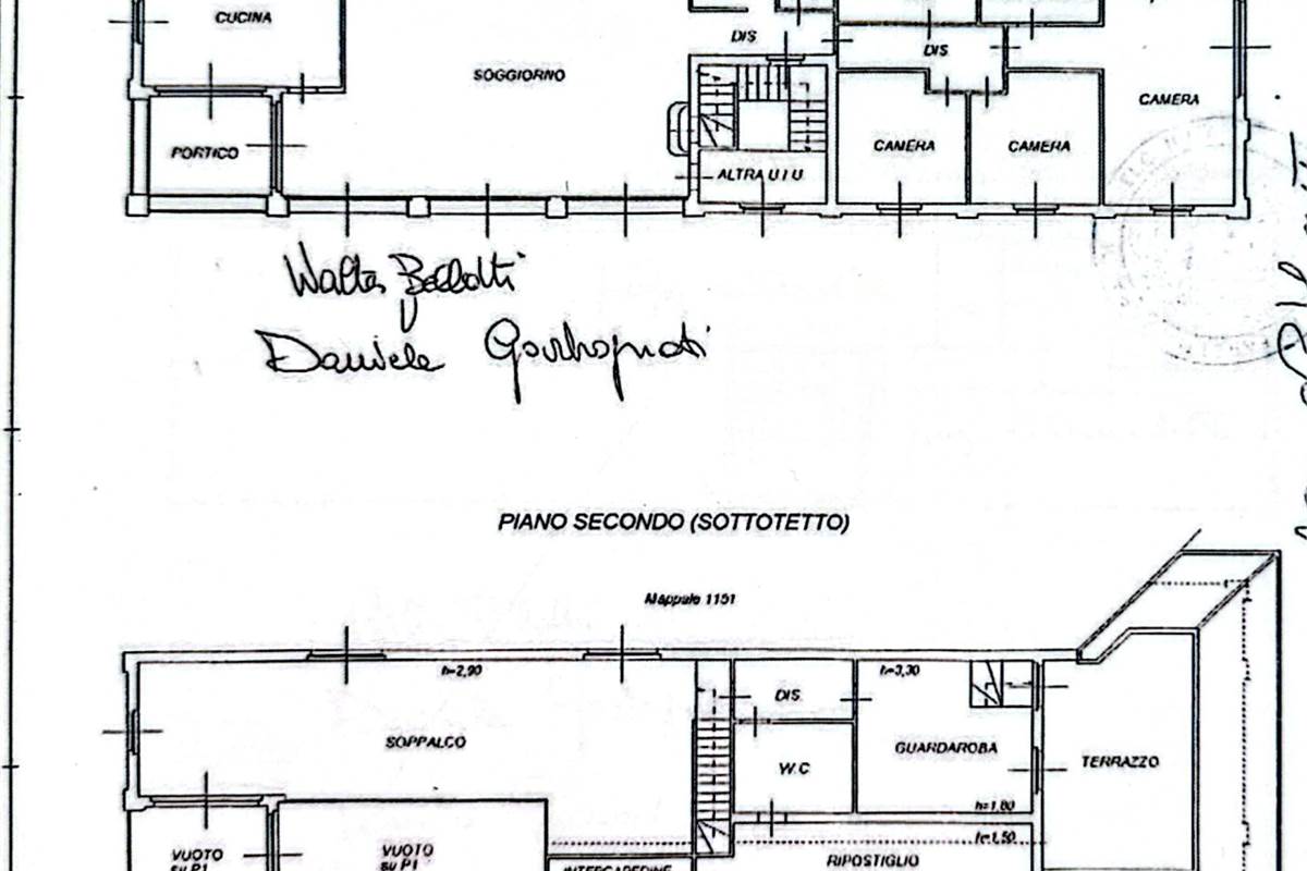 Casale con giardino privato e box