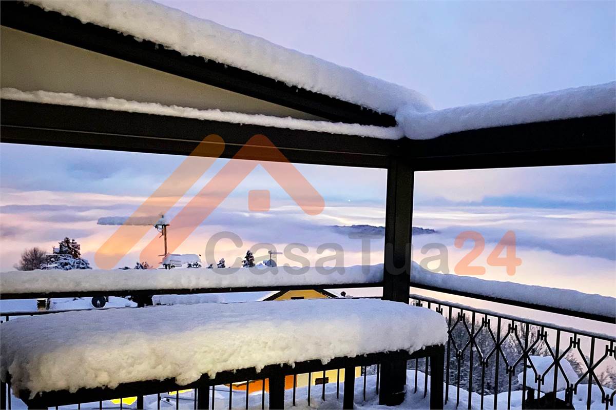 Attico bilocale in vendita con terrazza e vista panoramica