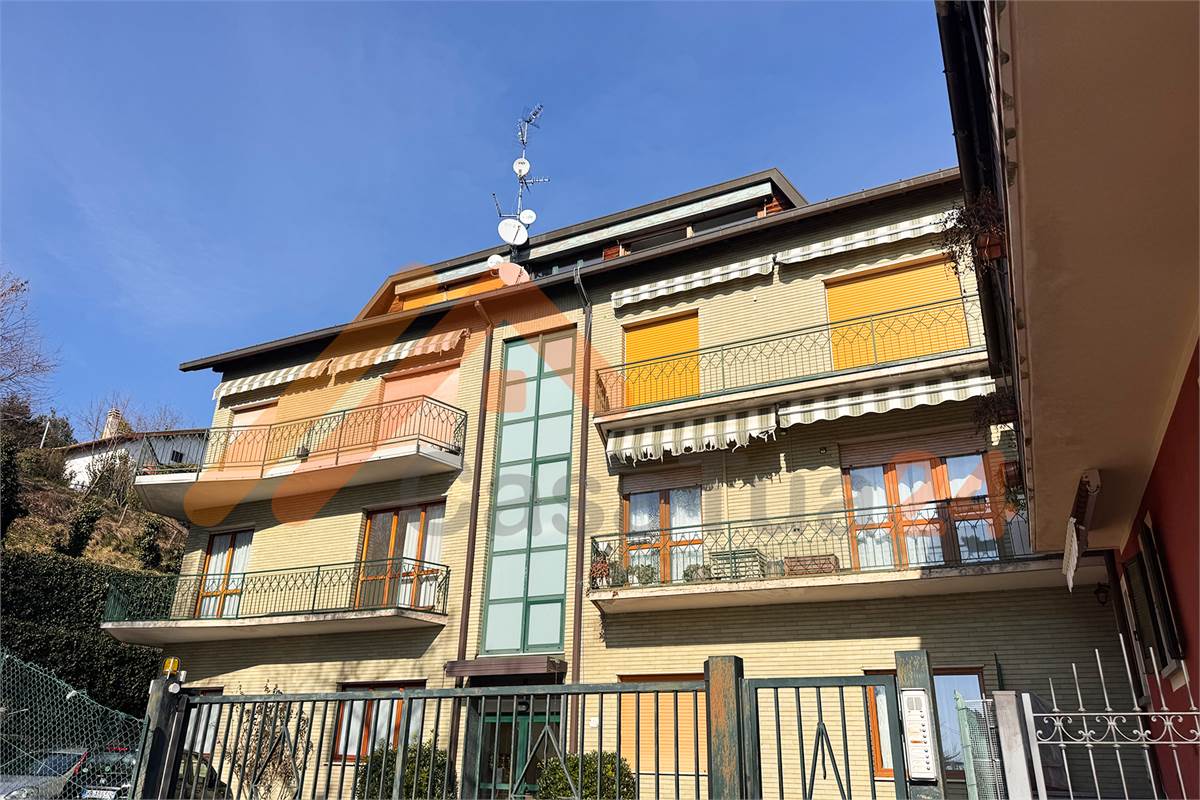 Attico bilocale in vendita con terrazza e vista panoramica