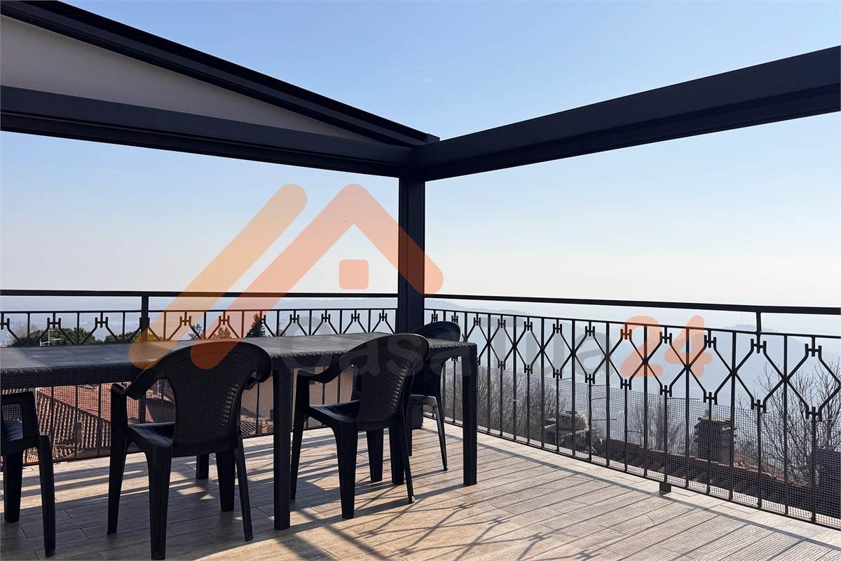 Attico bilocale in vendita con terrazza e vista panoramica