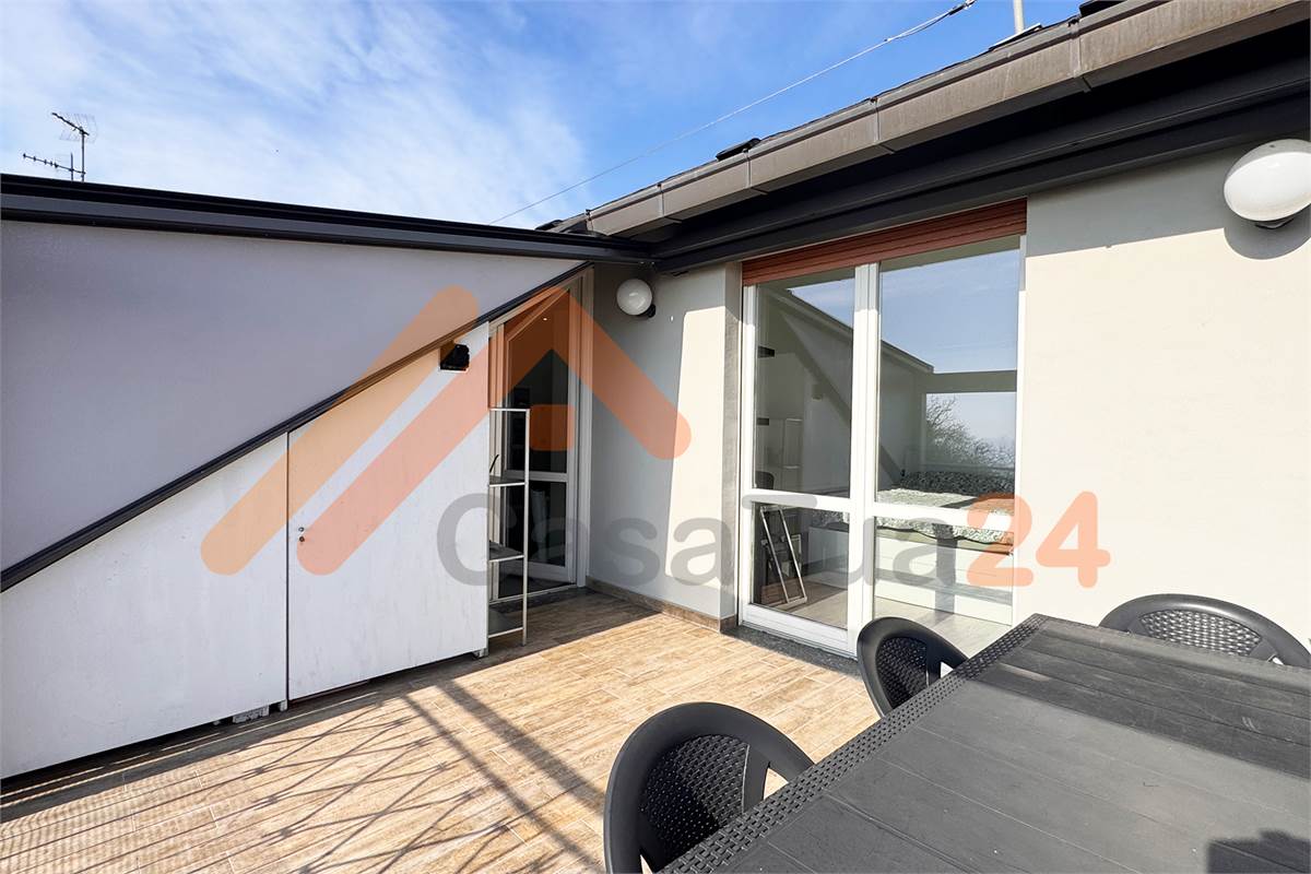Attico bilocale in vendita con terrazza e vista panoramica