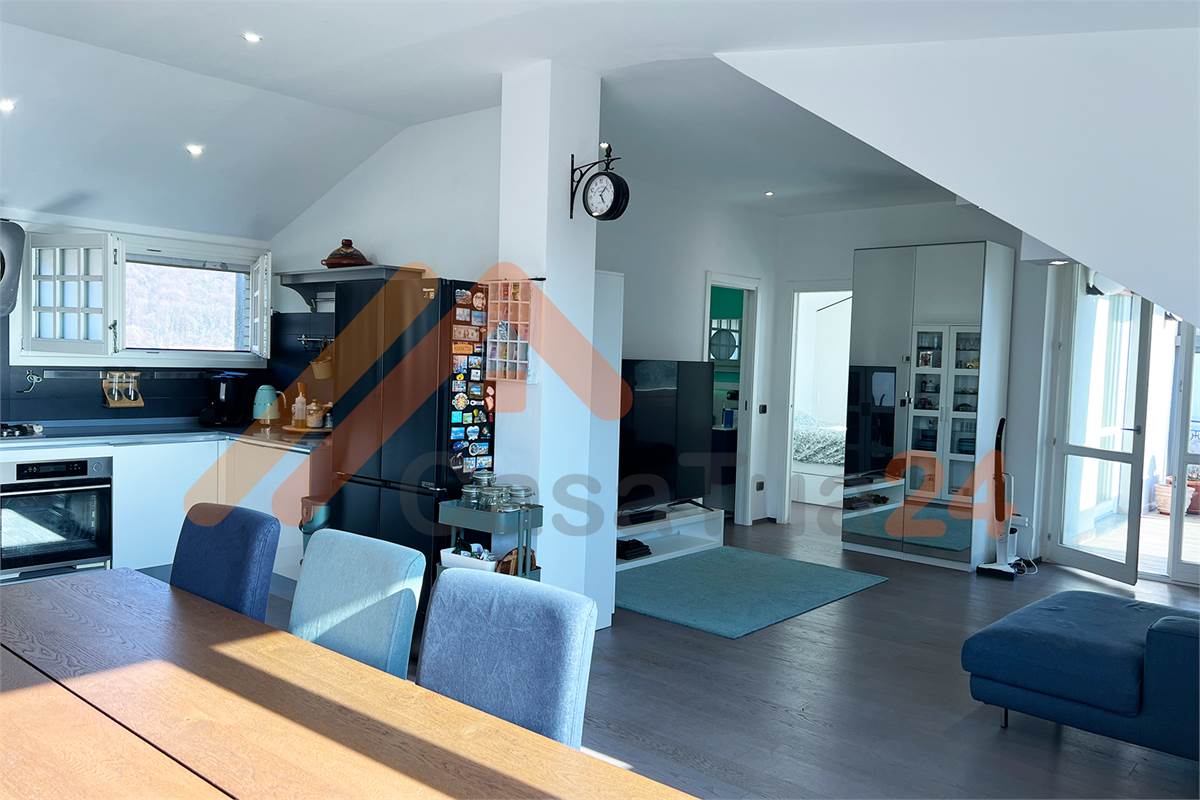 Attico bilocale in vendita con terrazza e vista panoramica