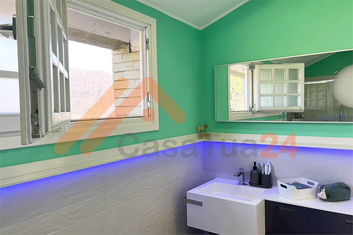 Attico bilocale in vendita con terrazza e vista panoramica