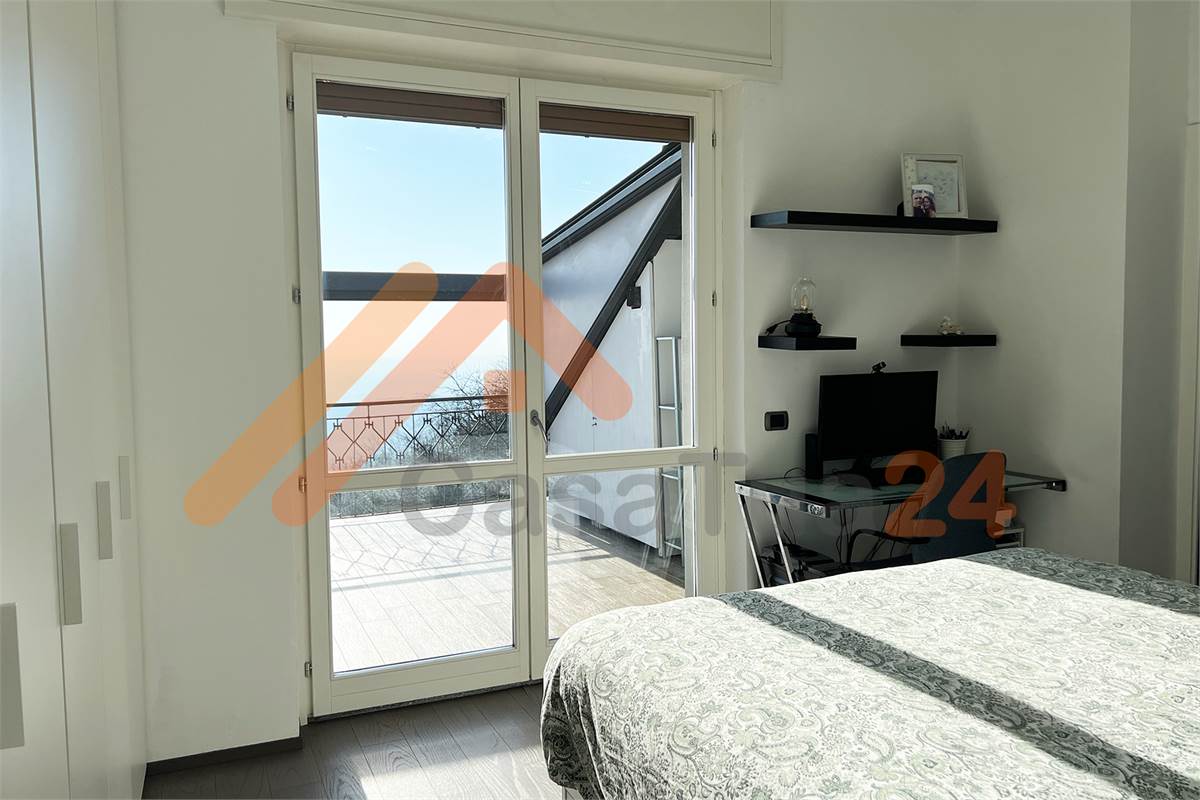 Attico bilocale in vendita con terrazza e vista panoramica