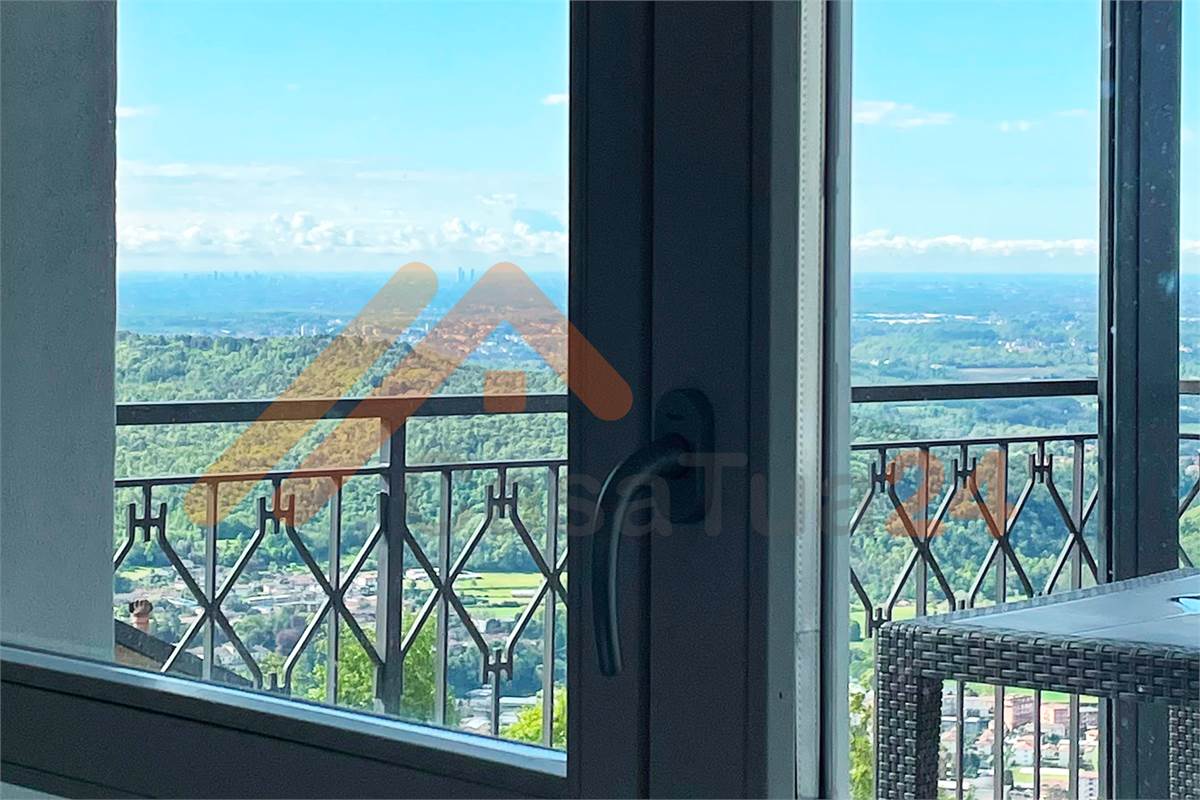 Attico bilocale in vendita con terrazza e vista panoramica