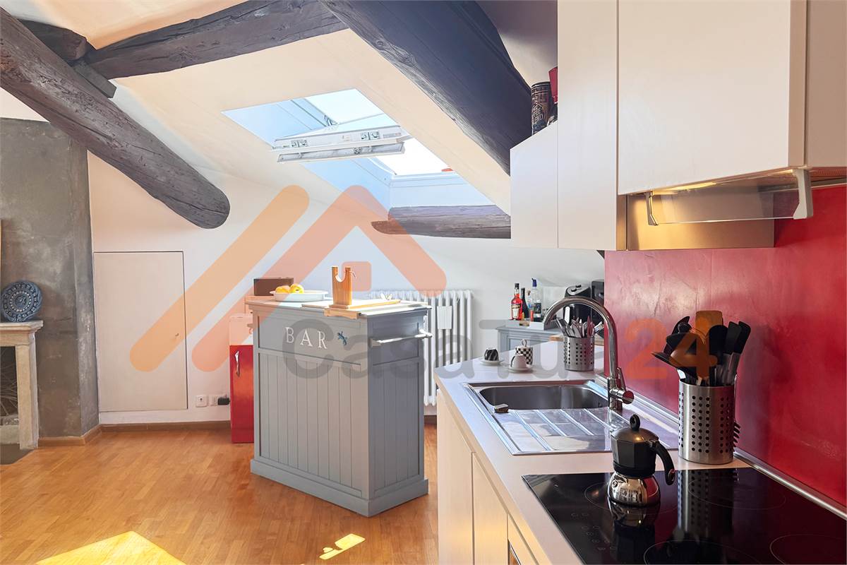 Attico in città murata con posto auto di proprietà