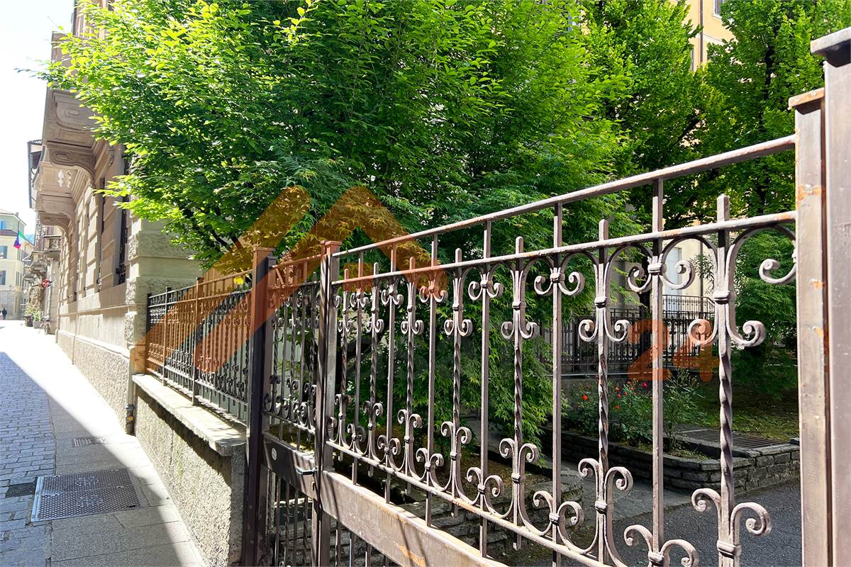 Attico in città murata con posto auto di proprietà