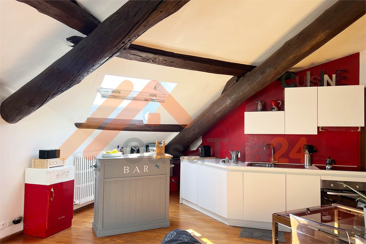 Attico in città murata con posto auto di proprietà