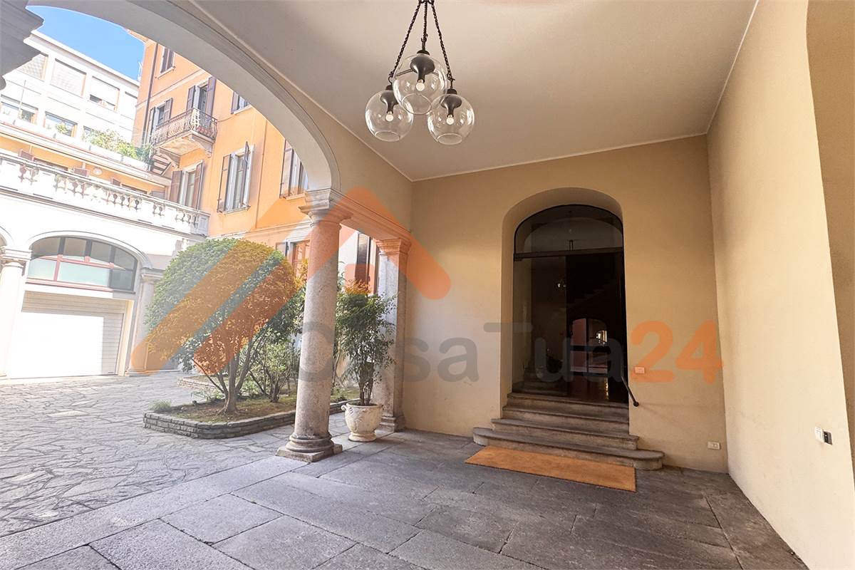 Attico in città murata con posto auto di proprietà