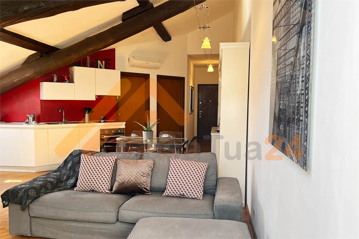 Attico in città murata con posto auto di proprietà